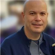 Profesor con gran experiencia y formación